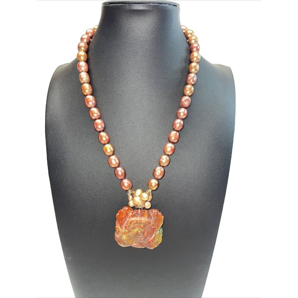 NWT U.S. Jewelry House Rose‎ Natural Carved Stone  Freshwater Pearl Necklace LE1